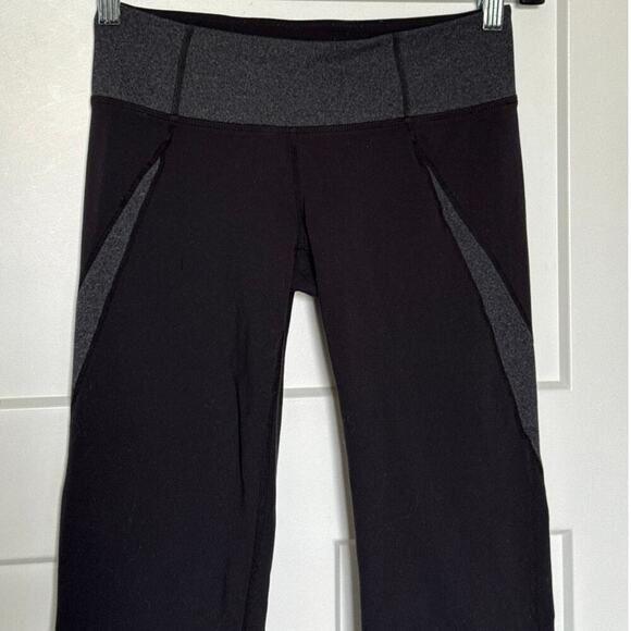 Athleta Ananda Split Capri Yoga Size XS Comfy Mid Rise Stretchy Leggings - Picture 3 of 9